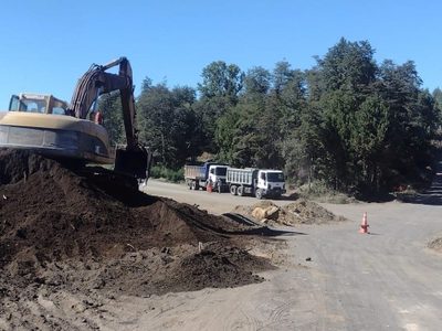 Mapuches impiden avance de la Circunvalación: denuncian el bloqueo del único acceso a su comunidad