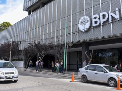Se incendió una sucursal del Banco Provincia de Neuquén en la localidad Buta Ranquil