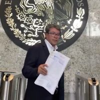 Difusión de chats podría ser peculado, dice Ricardo Monreal de su denuncia contra Layda Sansores
