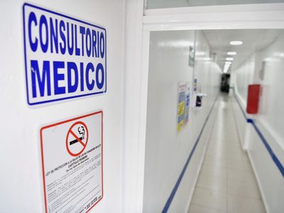 Colectivo Femxfem acusa a ginecólogo de violar a una paciente durante una revisión médica