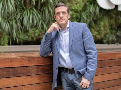 Mauro Szeta tiene la planta de interior indestructible que es tendencia en decoración: mirá cómo cuidarla