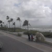 Emiten alertas de huracán por Debby; temen inundaciones devastadoras