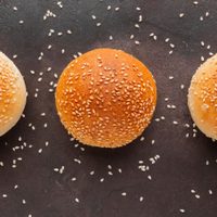 Panes rellenos de mozzarella: no gastes en la panadería y prepará más de 12 unidades con esta receta