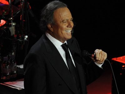 ¡Duro revés! Julio Iglesias vuelve a negar su paternidad a Javier Santos y lo complica todo