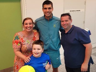 Humilde dentro y fuera: un niño de 7 años vivió un día inolvidable gracias a Carlos Alcaraz