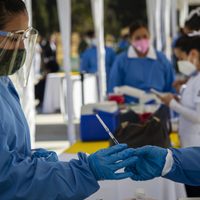 Destacan la contribución de las mujeres a la lucha contra la pandemia
