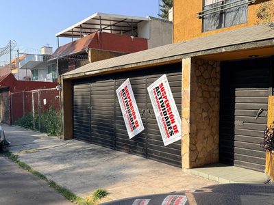 Por fuera, una casa normal; por dentro, una fábrica oculta