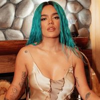 Karol G recibió una ola de mensajes tras visitar una cárcel de mujeres en Medellín