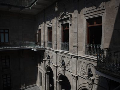 Julio Scherer Ibarra y Lázaro Cárdenas reciben a delegación estadunidense en Palacio Nacional