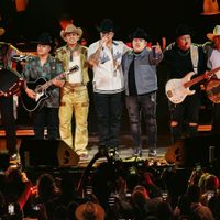 Grupo Firme cancela presentación en California por problemas con sus visas