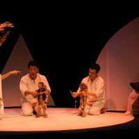 'Los gemelos en busca del sol”