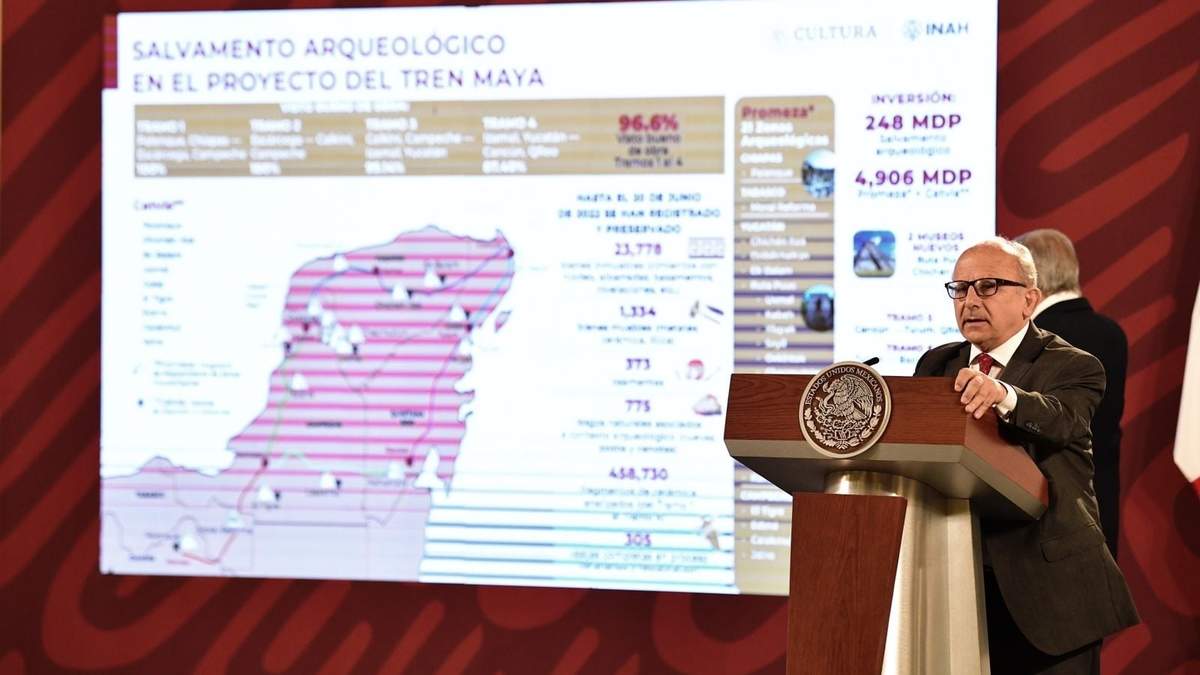 Diego Prieto, director del INAH, en la conferencia matutina