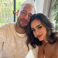 Ladrones ingresan a casa de la novia de Neymar y toman a sus padres de rehenes