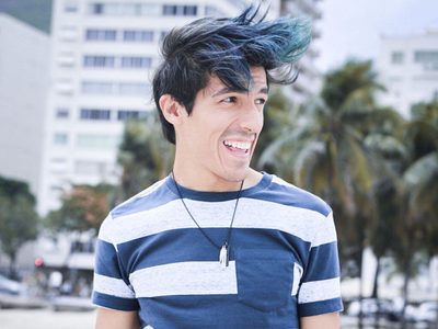 Rafa Polinesio cautiva a sus fanáticos con técnicas de supervivencia en plena selva