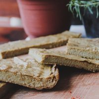 Fainá de lentejas: una receta fácil y tentadora que te salva la cena del finde