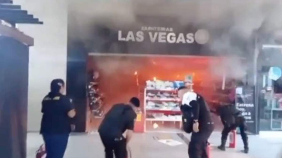 Incendio en Plaza Las Américas