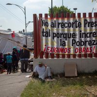Antorchistas levantan planton tras 11 días en San Lázaro