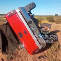 Una camioneta con cuatro personas a bordo protagonizó un vuelco en Autovía Norte