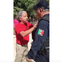 Alcalde de Guadalajara llama 'cabrón” a ciudadano que lo increpó; policías lo arrestan (Video)