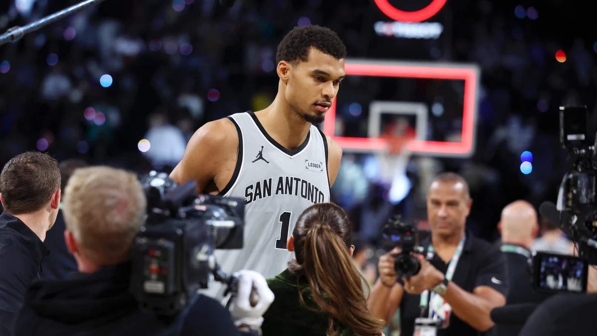 Los Knicks y los Spurs se enfrentarán el martes en la final de la Copa de la NBA