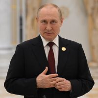 Putin visita Crimea tras una orden de arresto en su contra