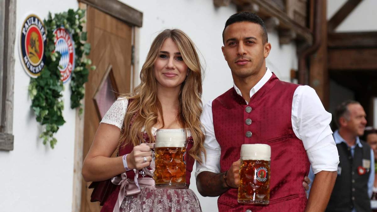 Júlia Vigas y Thiago Alcántara. Fuente: (Instagram)
