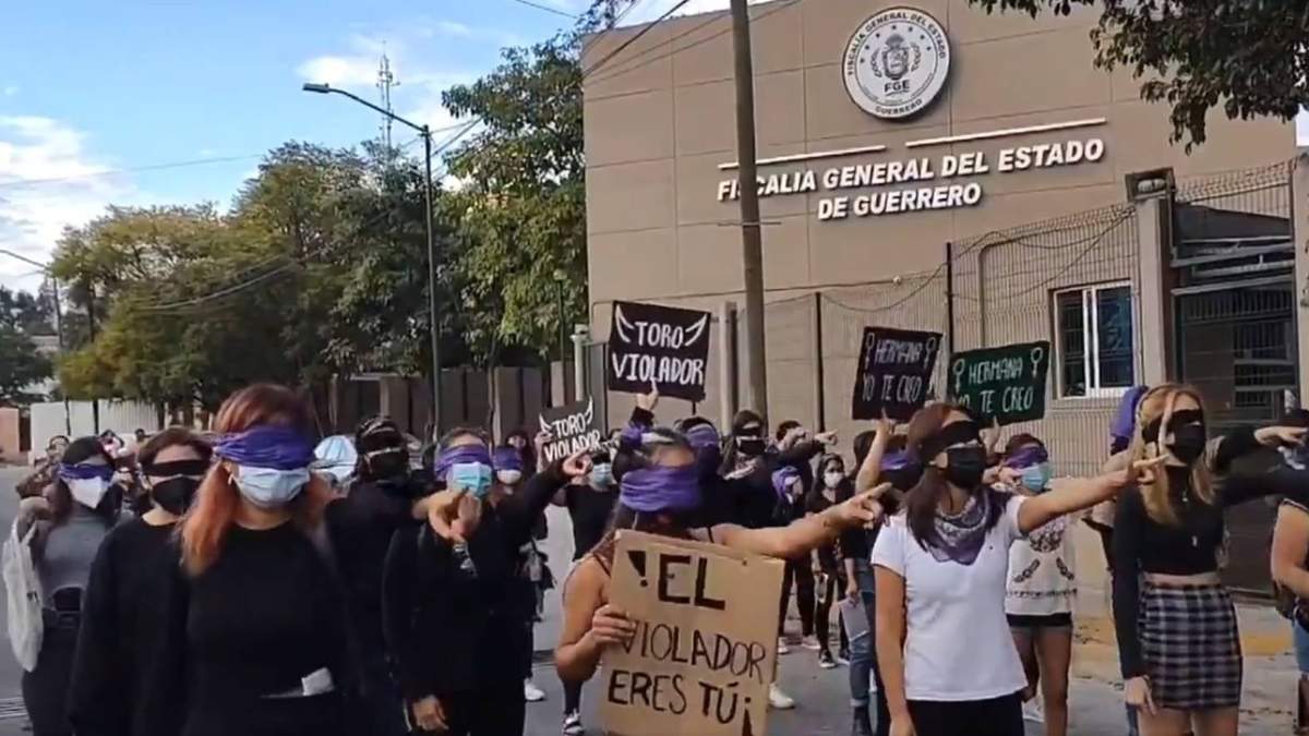 La protesta frente a la Fiscalía de Guerrero