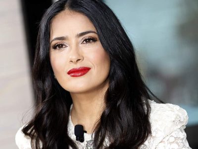 ¿53 años? Así Salma Hayek demuestra que la edad son solo números. ¡Dios mío!