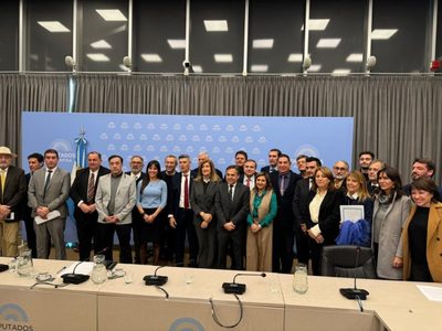Junto a otros intendentes, Gaido presentó un proyecto que crea un Fondo Compensador del Transporte para el interior
