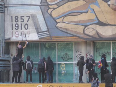UNAM reprueba violencia de 'grupos delincuenciales” en la Torre de Rectoría
