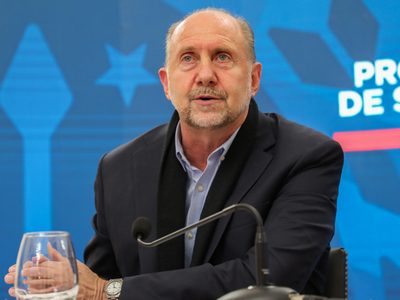 El gobernador de Santa Fe, Omar Perotti, dio positivo en coronavirus