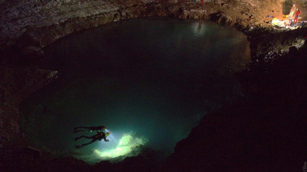 Cueva del León