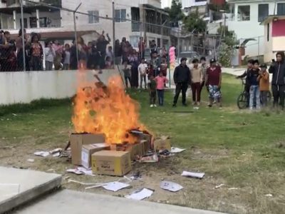 “¡Lograron su perversión!” Así reaccionó Marx Arriaga ante la quema de libros en Chiapas