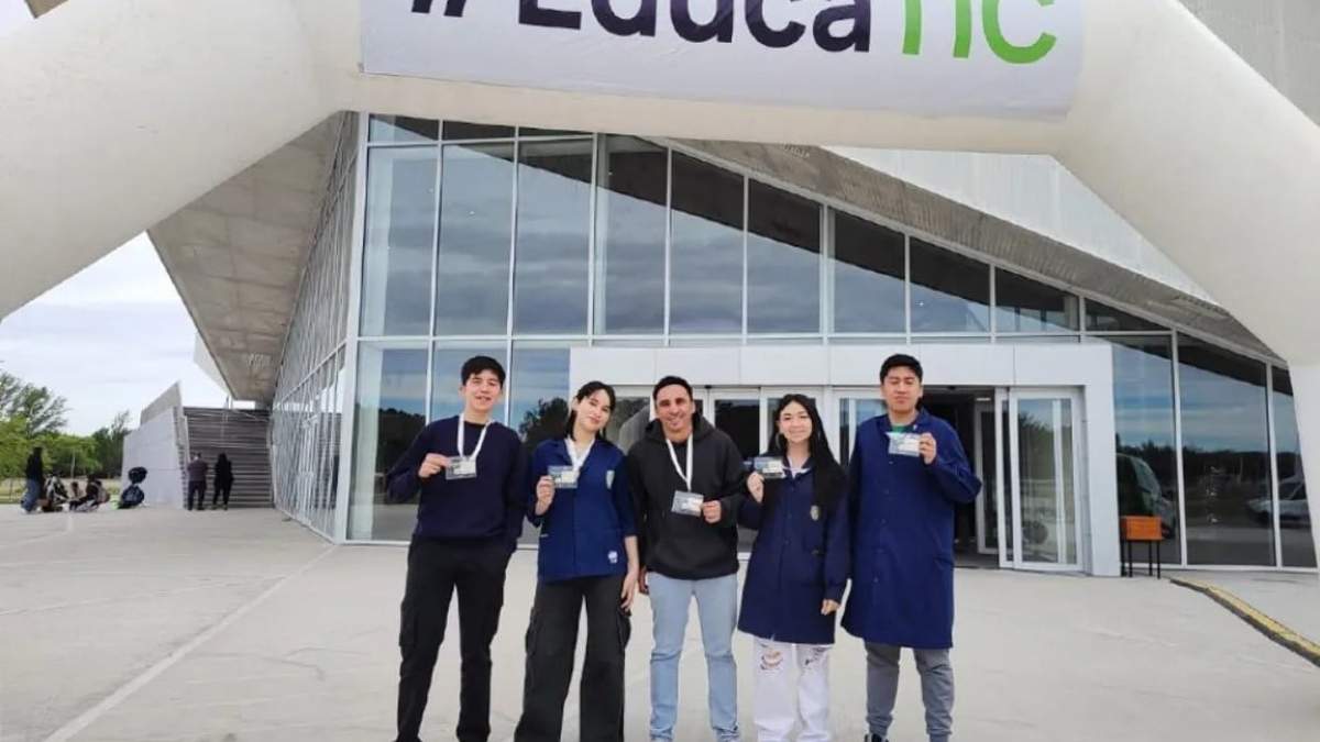 Los estudiantes presentaron el prototipo en la Expo Educa Tic 2025. Fuente: (Gobierno de Neuquén)