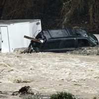 California mantiene alerta de aludes e inundaciones
