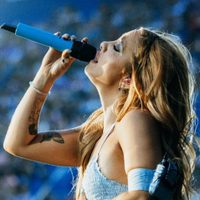 Ángela Torres abrió el show de Shakira en Vélez