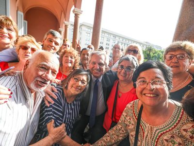Confirmaron que el gobierno realizará un aumento de sumas fijas a las jubilaciones