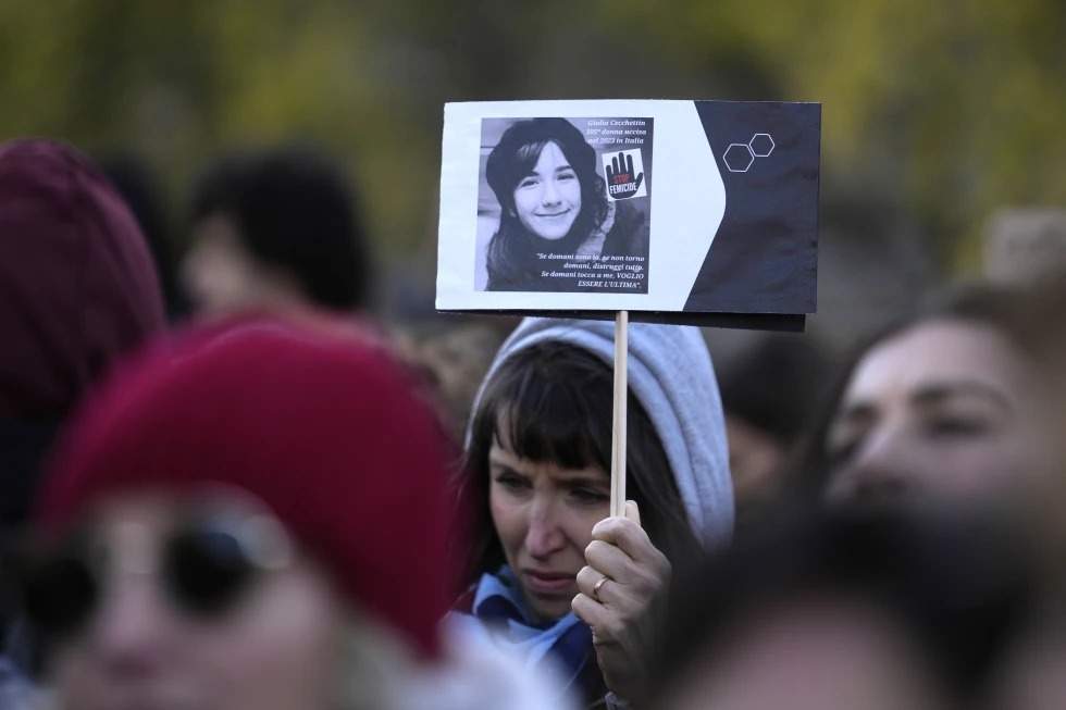 Italia aprueba proyecto de ley contra el feminicidio con penas que pueden llegar a cadena perpetua