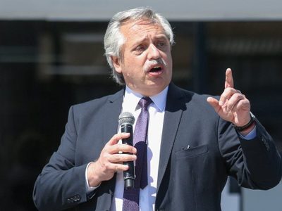 “Nunca el tiempo de la pandemia nos paralizó”: Alberto Fernández encabezó un acto en Guernica