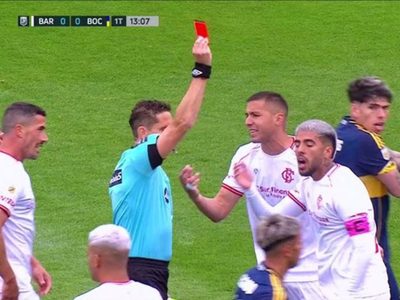Lamolina, suspendido por echar a Tapia, el hijo de Tapia, en el "estadio" Tapia