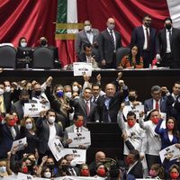 Vacunas, desabasto de medicinas y megaproyectos, en la discusión por el Presupuesto