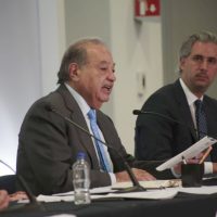 Slim minimiza el pobre crecimiento económico y aplaude medidas de AMLO