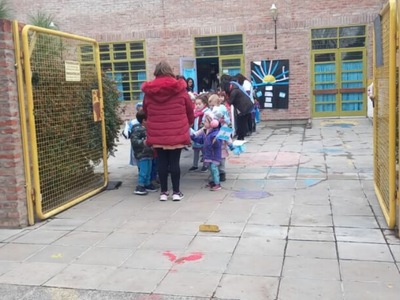 Jardín N° 4: familias piden que reparen la calefacción y vuelvan las clases