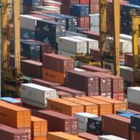 El Gobierno modificó el régimen de tramitación de las licencias de importación