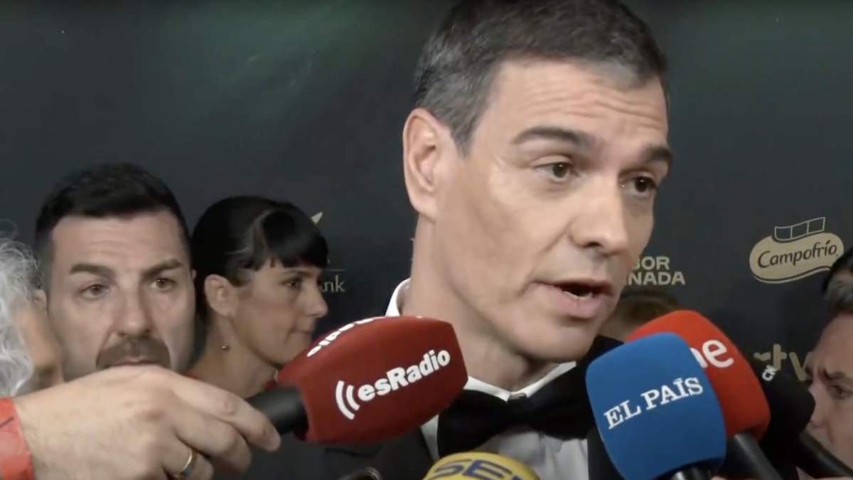 Pedro Sánchez a su llegada a los Goya