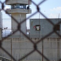Matan a dos reos en el penal de Chiconautla, presuntamente por no pagar cuota a jefes de custodios