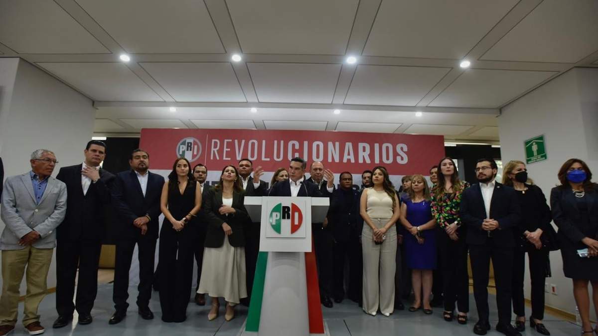 Conferencia para anunciar la renovación del CEN del PRI