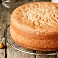 Bizcochuelo sin gluten: receta fácil y rápida de un clásico que vas a comer sin culpas