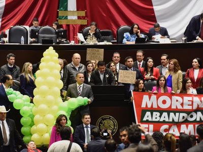 Presupuesto 2024: entre mazorcas, cartelones, mantas, pancartas... y miles de reservas (Fotogalería)