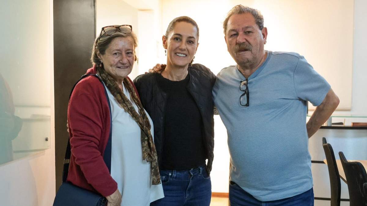 Sheinbaum acompañada por Taibo II y Saiz